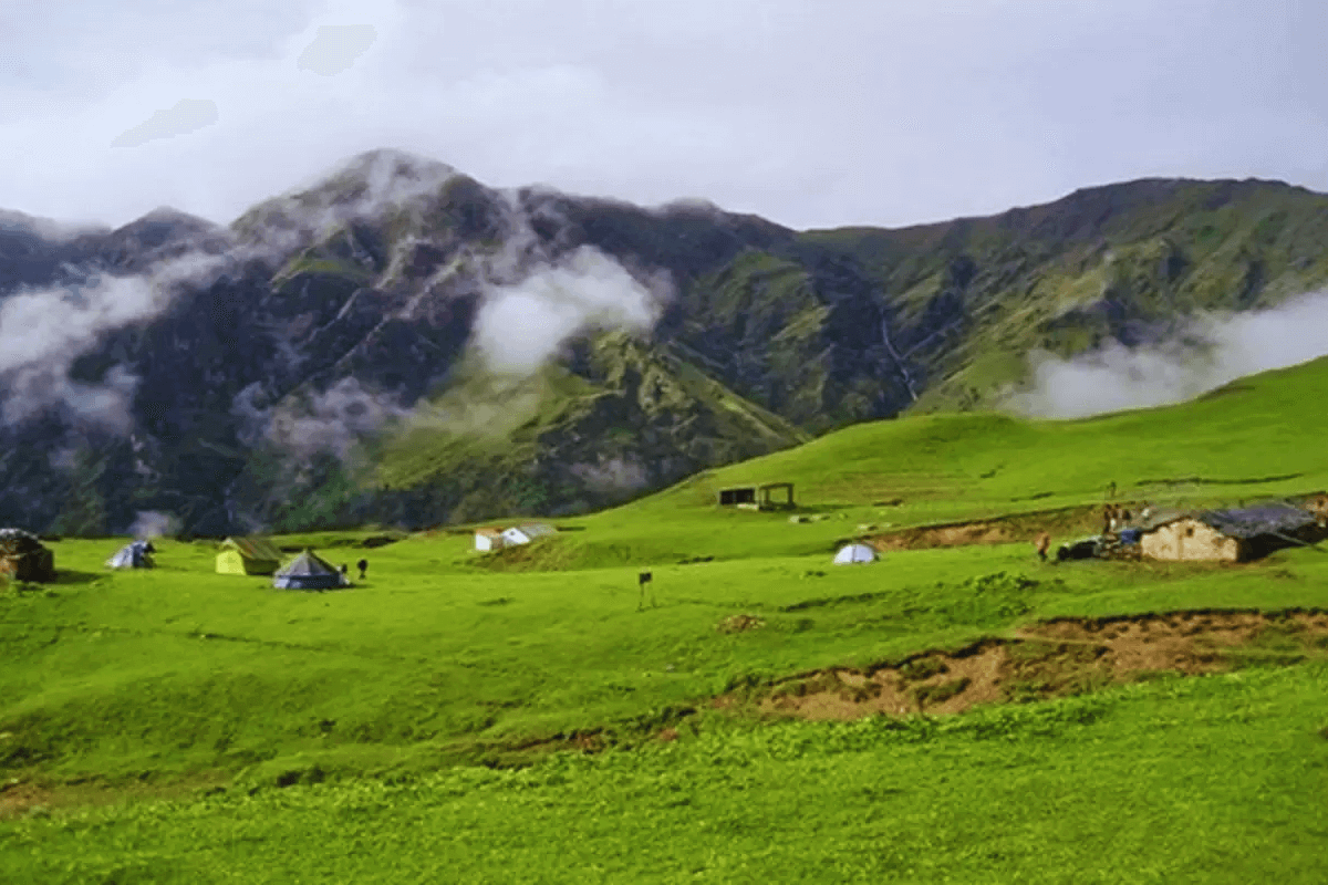 Dayara Bugyal Trek 2025 – Weather, Cost, Itinerary, Distance